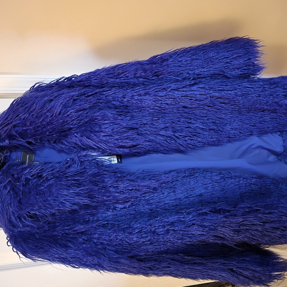 BCBGMAXAZRIA Arctic Faux Fur Coat in Spectrum Blue - Picture 3 of 9
